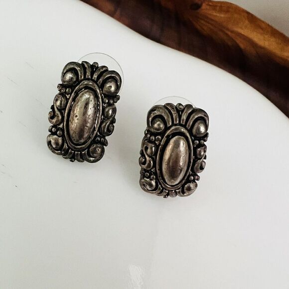 Vintage Earrings Silver Plate Textured Frame Ornate Pierced Rectangular 4572 - Picture 3 of 7